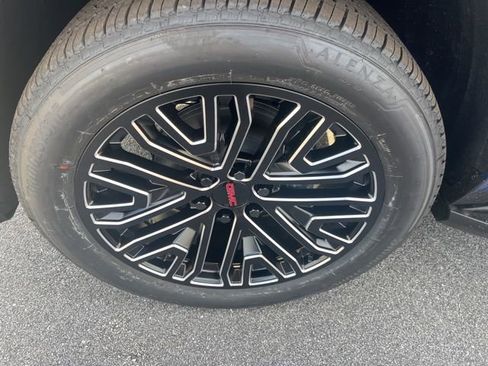 New 2026 GMC Yukon XL Elevation image 8