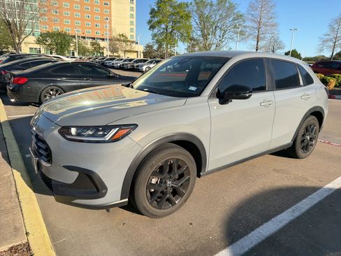 Used 2024 Honda HR-V Sport image 1