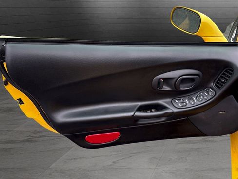 Used 2002 Chevrolet Corvette Convertible w/ Preferred Equipment Group1 image 11