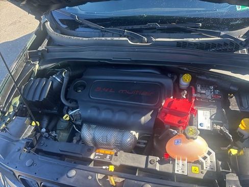 Used 2021 Jeep Renegade Sport image 15