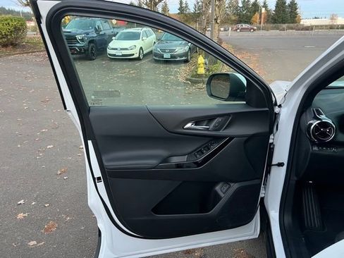 New 2026 Chevrolet Equinox LT w/ Convenience Package II image 15