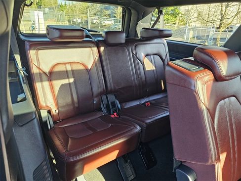 Used 2023 Ford Expedition Max Limited image 31
