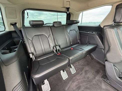 Used 2021 Ford Expedition Platinum RWD image 17