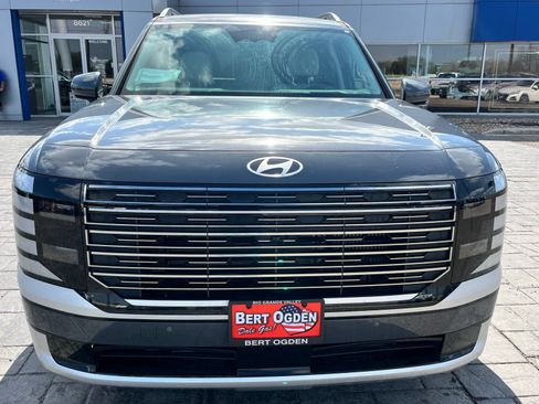Certified 2026 Hyundai Palisade Calligraphy FWD image 2