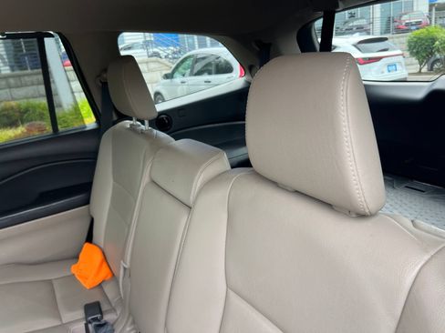 Used 2018 Honda Pilot Touring image 11
