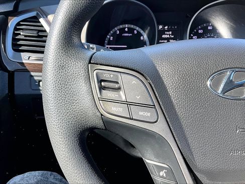 Used 2018 Hyundai Santa Fe Sport image 11