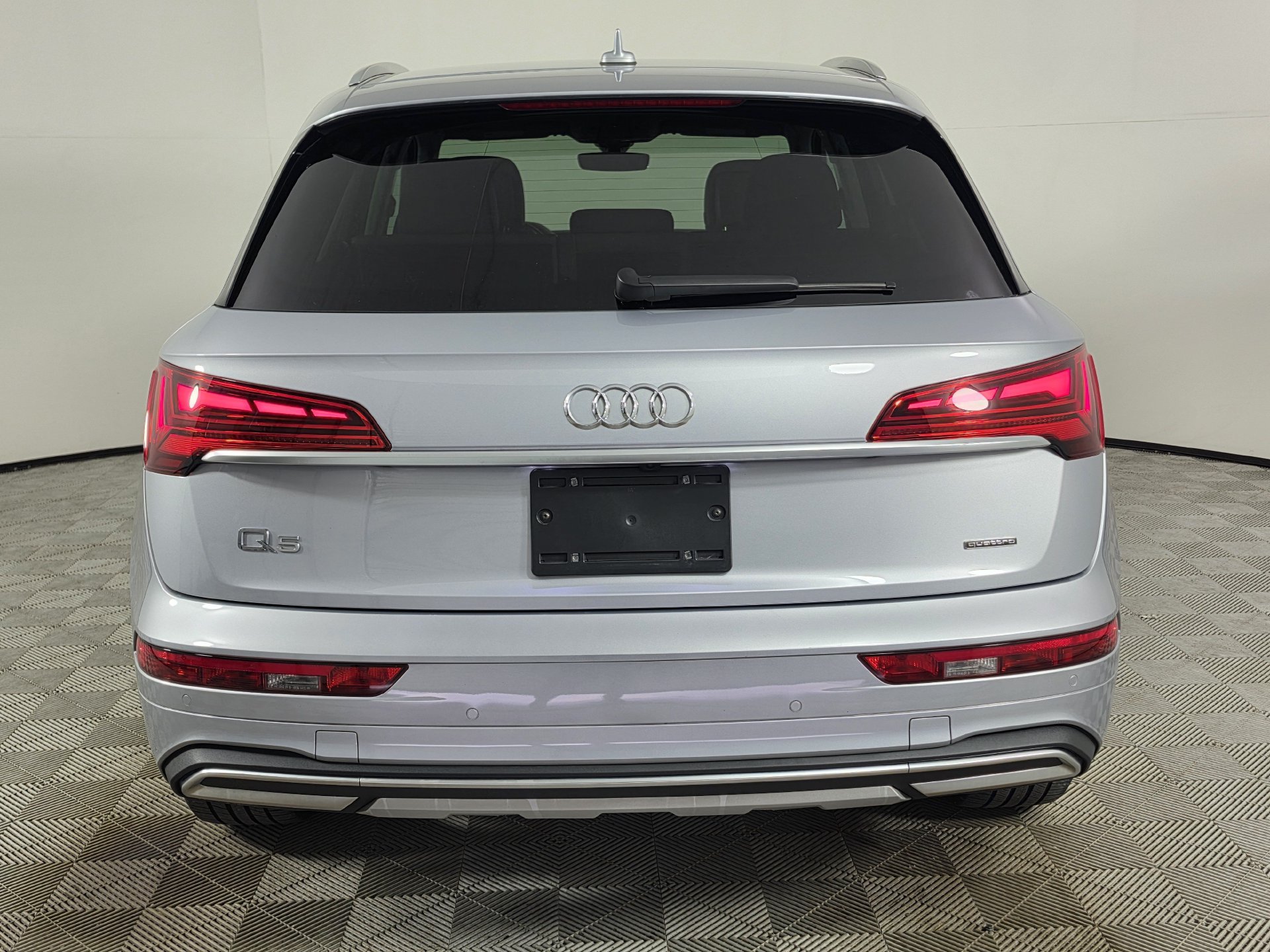 Used 2023 Audi Q5 2.0T Premium w/ Convenience Package AWD/4WD image 43
