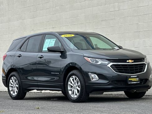 Certified 2020 Chevrolet Equinox LS AWD/4WD image 2