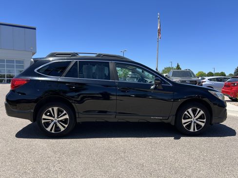 Used 2018 Subaru Outback 3.6R Limited AWD/4WD image 10