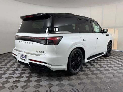 New 2026 INFINITI QX80 4WD w/ Sport Exterior Package image 3