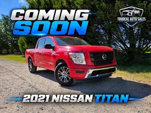 Used 2021 Nissan Titan SV RWD image 2
