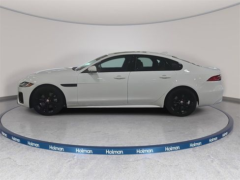 Used 2023 Jaguar XF R-Dynamic SE image 9