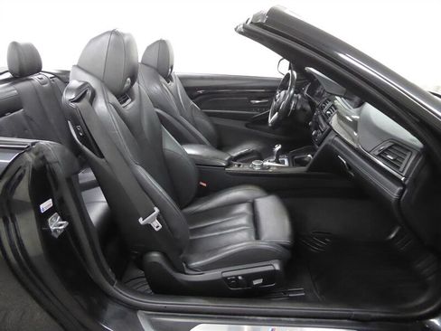 Used 2015 BMW M4 Convertible RWD image 34