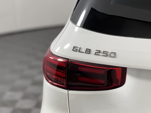 New 2026 Mercedes-Benz GLB 250 4MATIC image 12