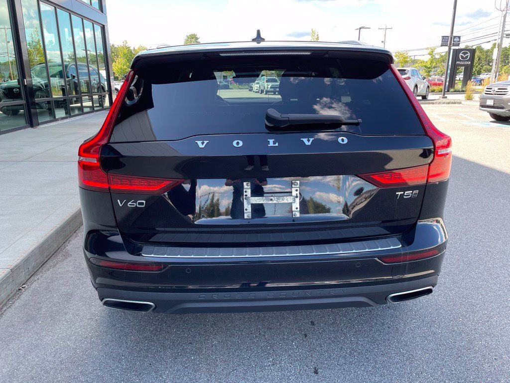 Used 2020 Volvo V60 T5 Cross Country w/ Protection Package Premier AWD/4WD image 6