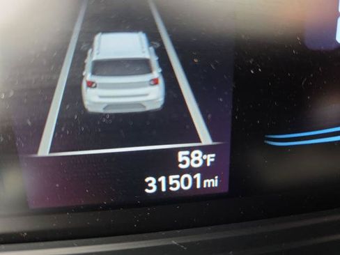 Used 2023 Hyundai Venue SEL FWD image 23
