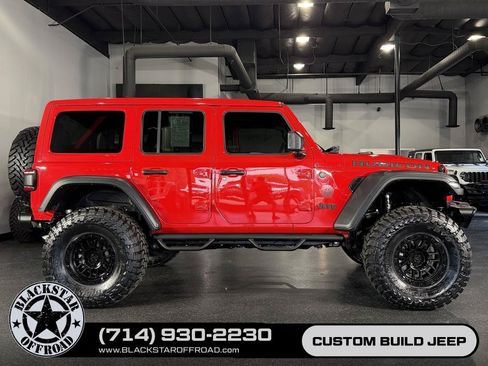 Used 2025 Jeep Wrangler Unlimited Rubicon 4xe w/ Convenience Group AWD/4WD image 7