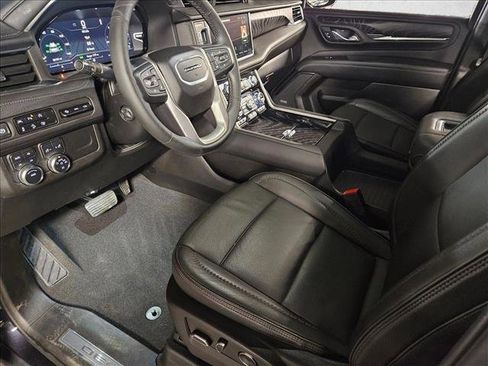 Used 2023 GMC Yukon XL Denali AWD/4WD image 10