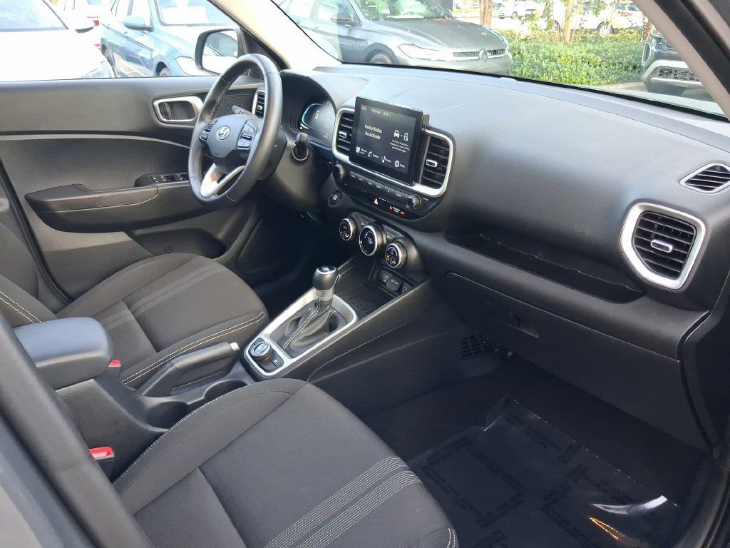 Used 2026 Hyundai Venue SEL FWD image 27