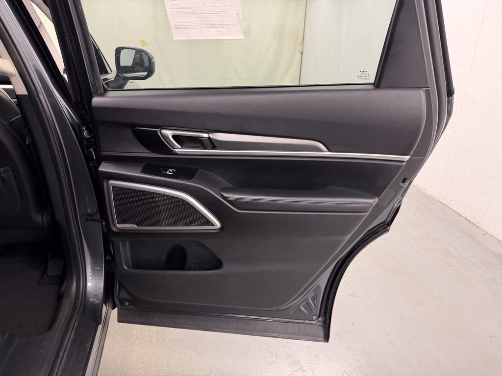 Used 2022 Kia Telluride S FWD image 13