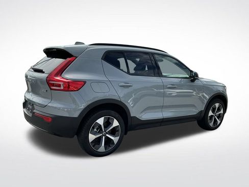 Used 2026 Volvo XC40 B5 Plus AWD/4WD image 10
