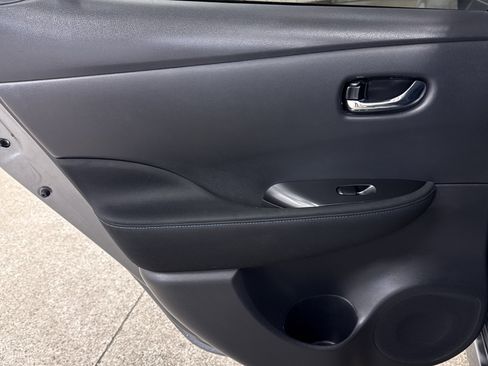 Used 2024 Nissan Leaf S image 10