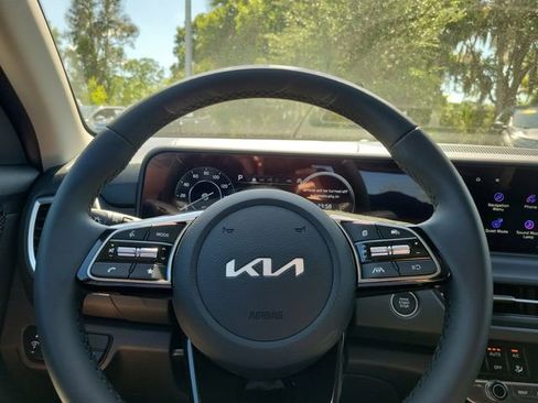 New 2026 Kia Seltos EX FWD image 18