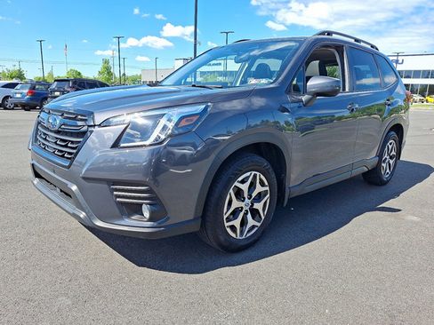 Certified 2023 Subaru Forester Premium AWD/4WD image 3