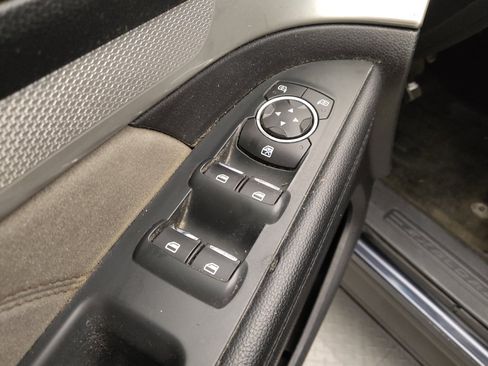 Used 2017 Ford Explorer XLT w/ Equipment Group 202A AWD/4WD image 27