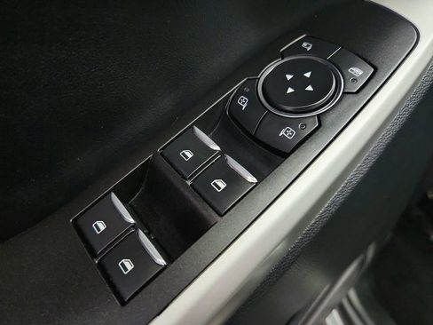 Used 2021 Ford Explorer Limited image 28