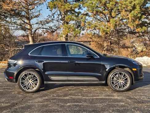Used 2025 Porsche Macan image 8