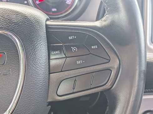 Used 2023 Dodge Challenger SXT RWD image 29