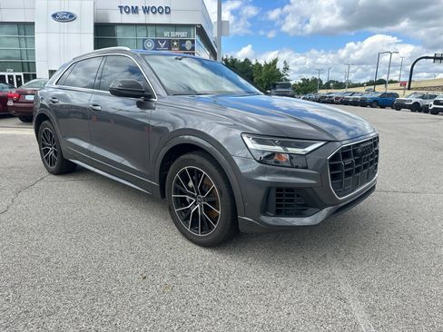 Used 2021 Audi Q8 Premium Plus w/ Premium Plus Package AWD/4WD image 2