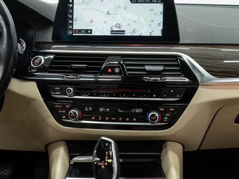 Used 2019 BMW 530i xDrive w/ Premium Package AWD/4WD image 24