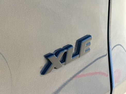 Used 2019 Toyota RAV4 XLE w/ All Weather Liner Package FWD image 8
