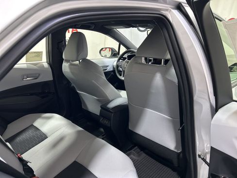 Used 2026 Toyota Corolla SE image 15