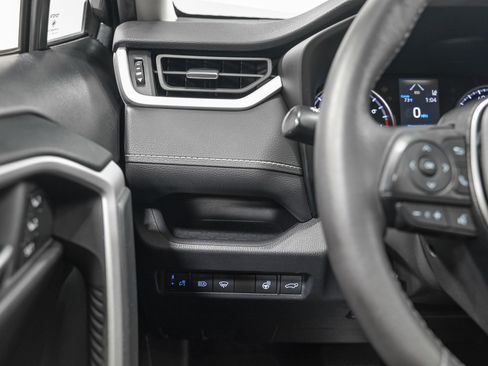 Used 2021 Toyota RAV4 XLE Premium AWD/4WD image 18