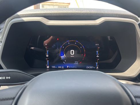 Used 2023 Chevrolet Colorado Trail Boss AWD/4WD image 23