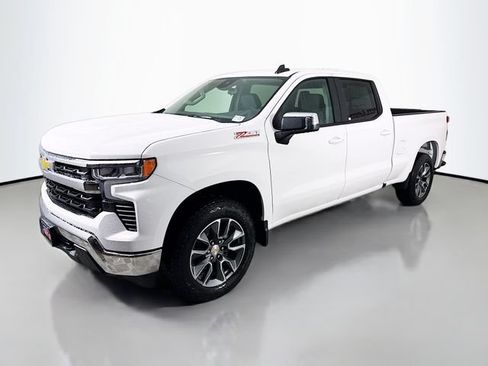 New 2026 Chevrolet Silverado 1500 LT w/ Z71 Off-Road Package AWD/4WD image 3