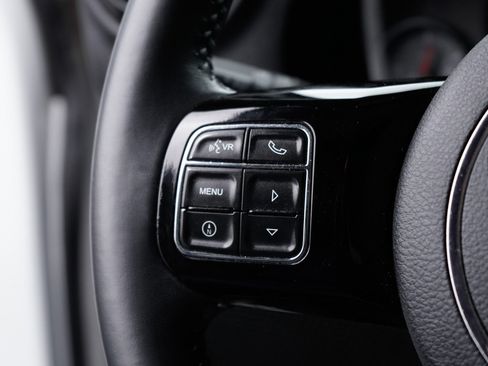 Used 2017 Jeep Wrangler Unlimited Sahara AWD/4WD image 18