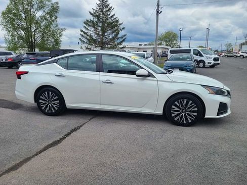 Used 2023 Nissan Altima 2.5 SV FWD image 5