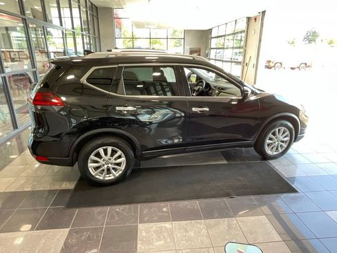 Used 2019 Nissan Rogue SV FWD image 6