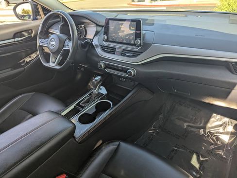 Certified 2025 Nissan Altima 2.5 SR FWD image 13