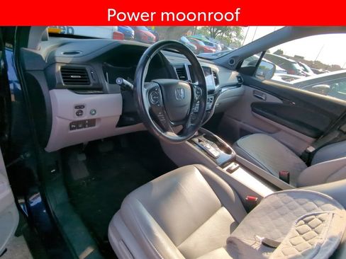Used 2018 Honda Pilot Touring image 6