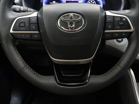 Certified 2026 Toyota Highlander Platinum AWD/4WD image 26