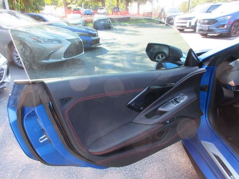 Used 2024 Chevrolet Corvette Stingray Premium Cpe w/ Z51 Performance Package RWD image 9