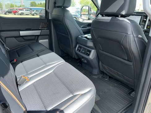 Used 2026 Ford F250 Lariat w/ FX4 Off-Road Package AWD/4WD image 19