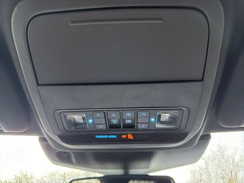 Used 2020 Ford Explorer Platinum w/ Premium Technology Package image 18