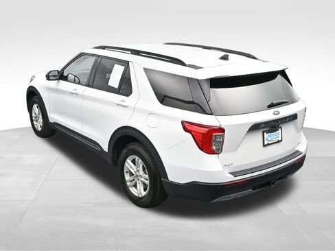 Used 2023 Ford Explorer XLT w/ Equipment Group 202A AWD/4WD image 28