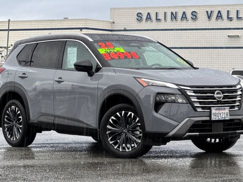 Used 2025 Nissan Rogue SL w/ Tech Package AWD/4WD image 2